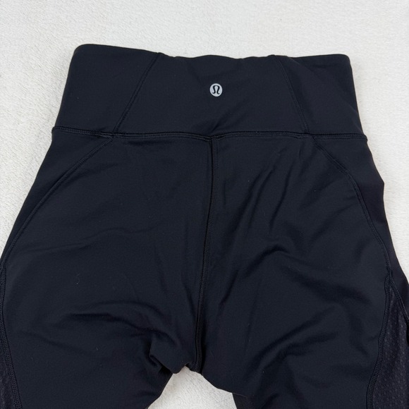 lululemon athletica Pants - Lululemon P30416 Cropped Black Athletic Pants Mesh Detail on back size 4‎